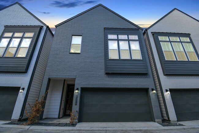 Primary Photo - 4510 Old Yale St