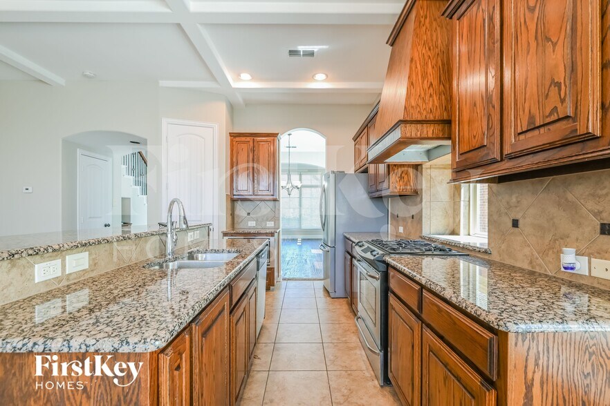 Building Photo - 1045 Dunhill Lane