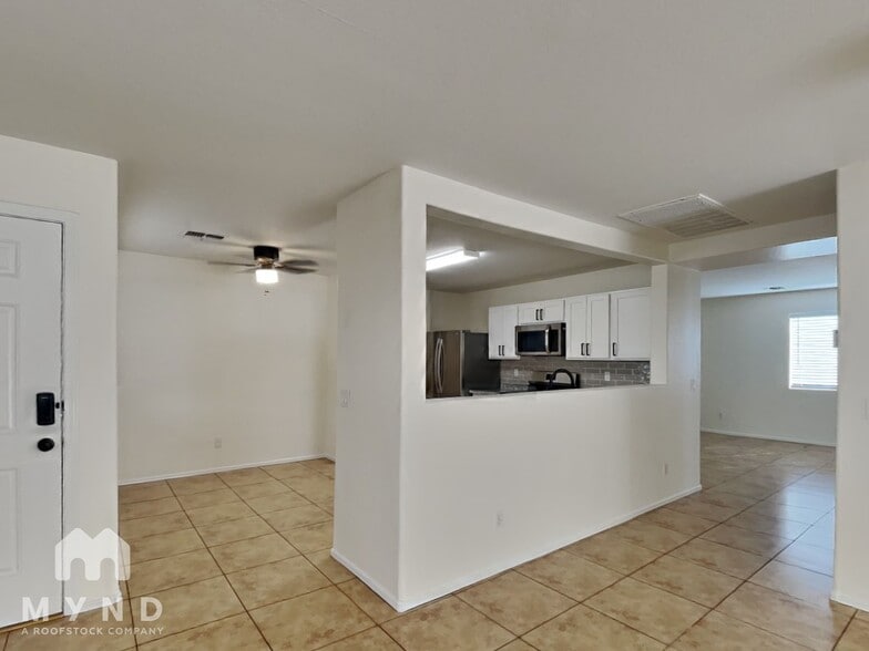 Building Photo - 3110 S 100th Dr