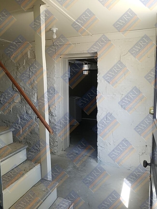 Building Photo - 320 I St