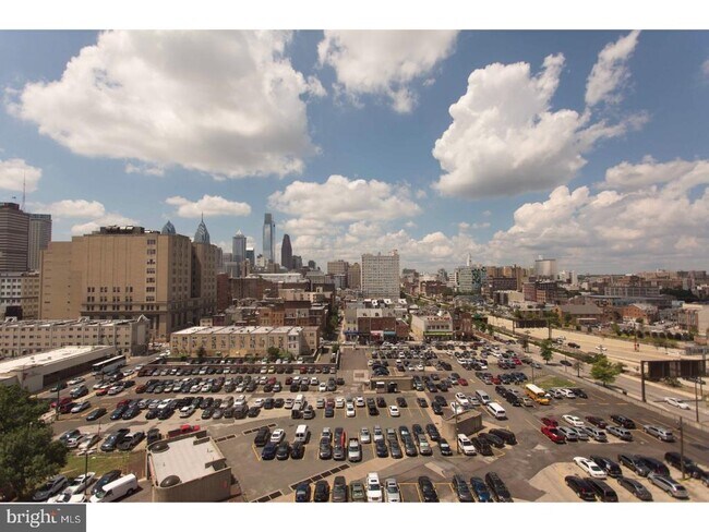 Building Photo - 201 N 8th St
