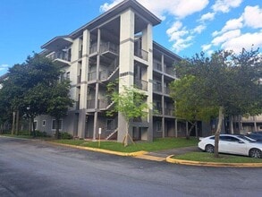 Building Photo - 2801 Riverside Dr