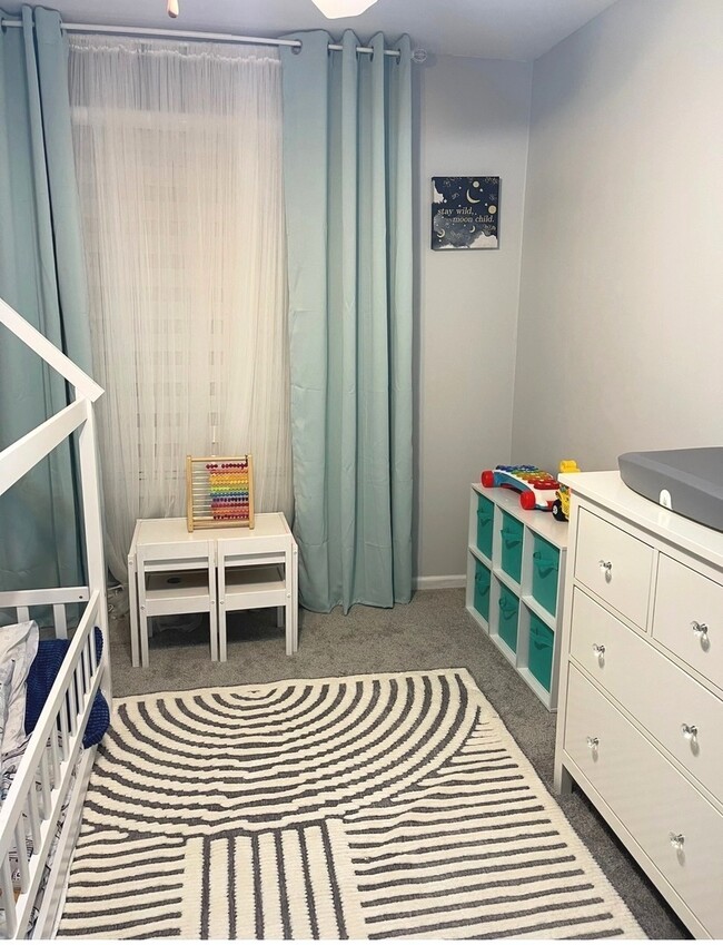 Building Photo - 7825 Banks St