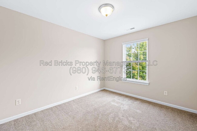 Building Photo - 10613 Bere Island Dr