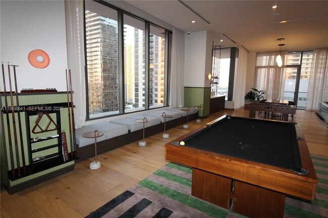 Building Photo - 11 NE 6th St