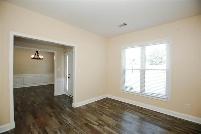 Building Photo - 1005 Landover Crossing