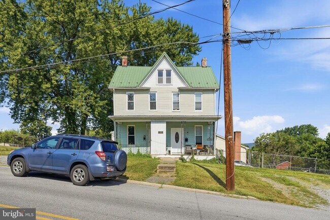 Building Photo - 815 N Maple Ave