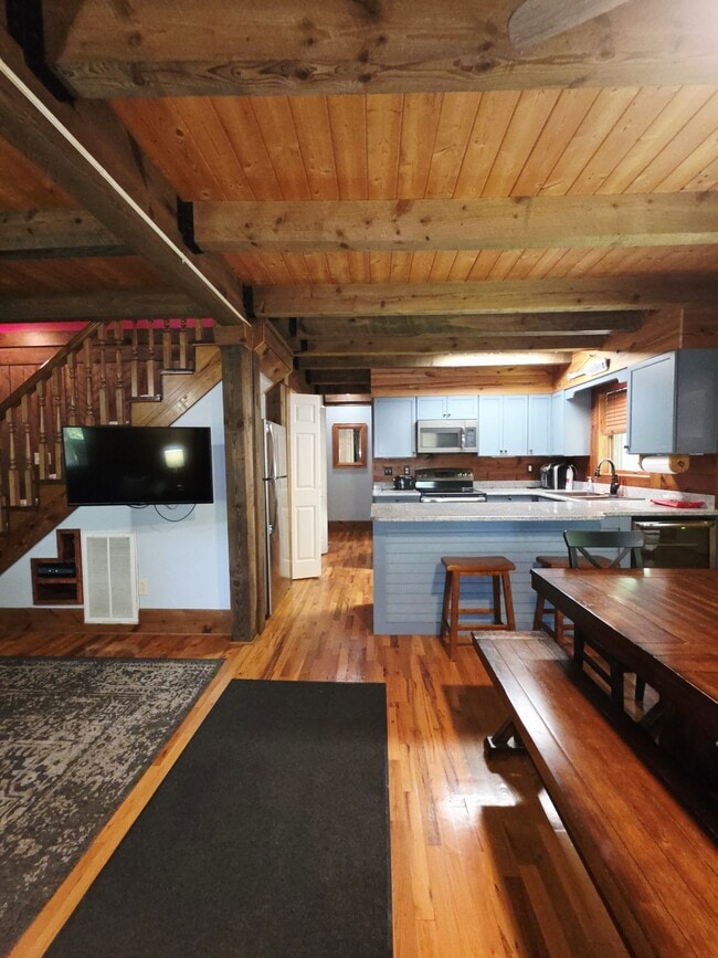 Building Photo - 375 E River Bend Dr