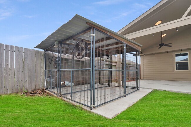 Building Photo - 430 Walnut Branch Dr