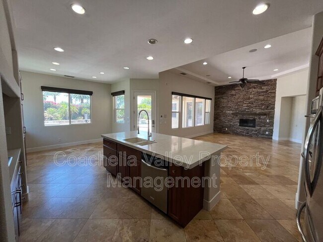 Building Photo - 135 Tesori Dr