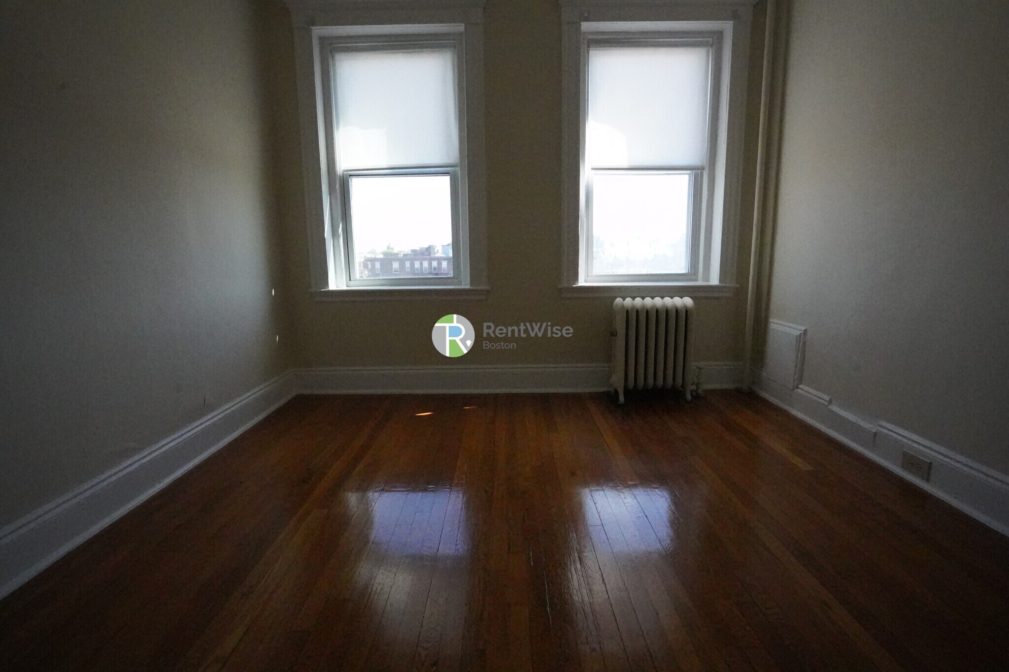 Building Photo - 228 Kelton St