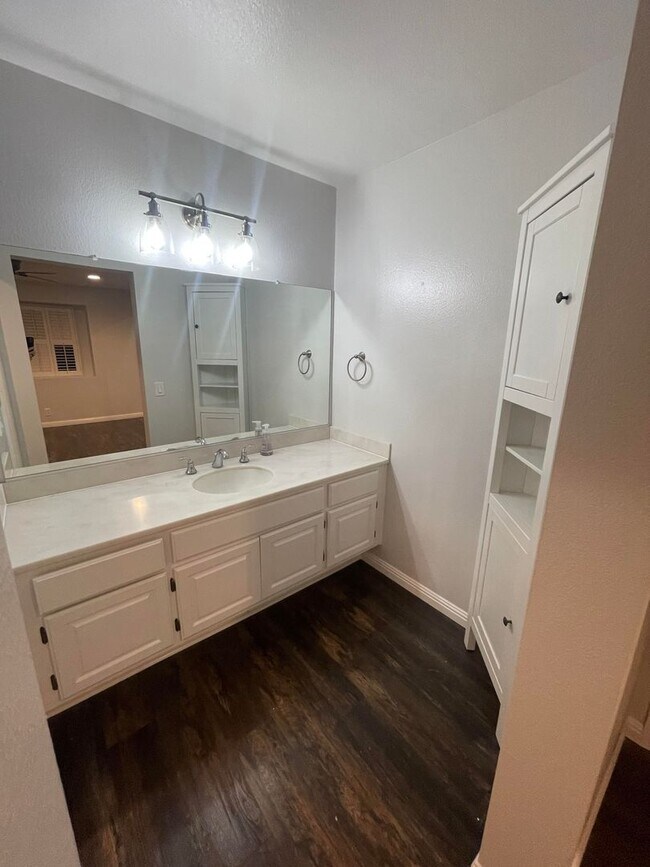 Building Photo - **Coming Soon** 2-Level Loft Condo with Re...