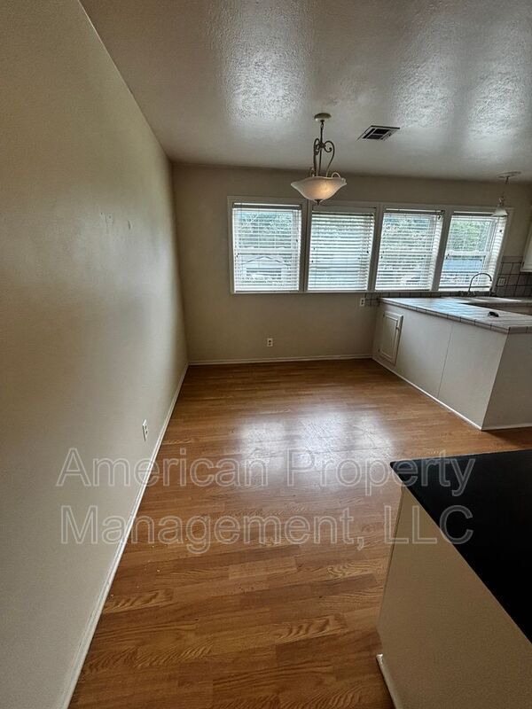 Building Photo - 1729 Melrose Dr