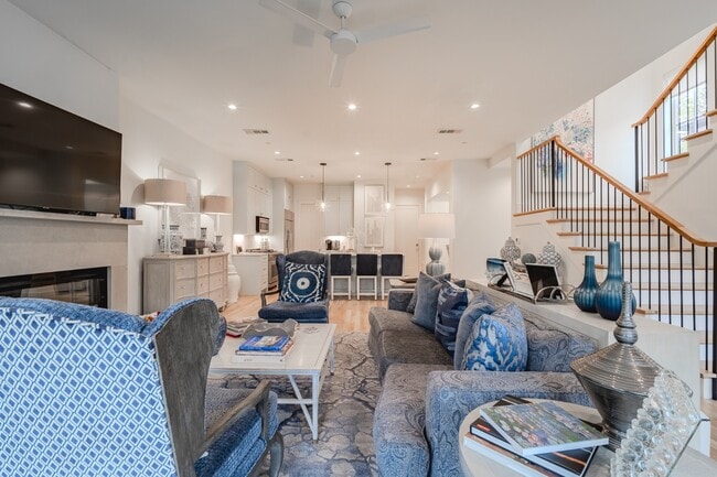 Building Photo - 4551 Fairway Ave