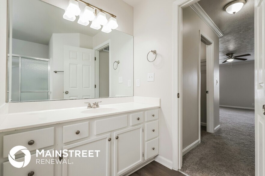 Building Photo - 10102 Spring Gate Dr