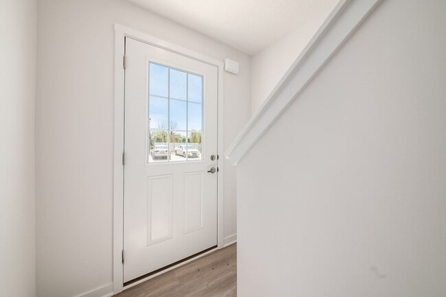 Building Photo - 122 Red Willow Dr