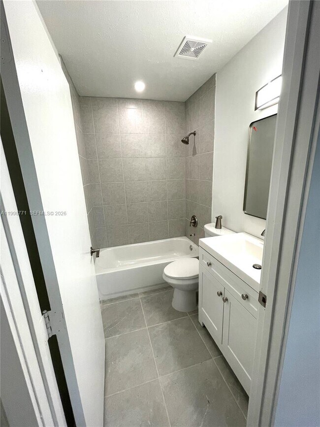 Building Photo - 1666 SW 3rd Ct