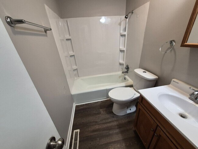 Building Photo - 3 Bedroom home with shed on corner lot ava...