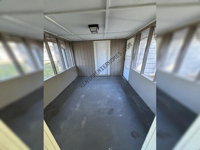 Building Photo - 149 Wildflower Dr