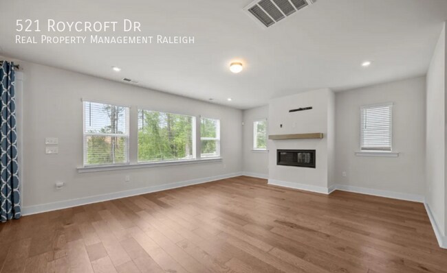 Building Photo - 521 Roycroft Dr