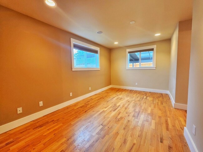 Building Photo - Beautiful 4 Bed 3 Bath Spacious Home in Renton