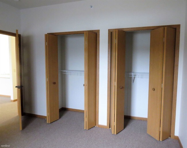 Building Photo - 2 br, 1 bath Apartment - River View Place