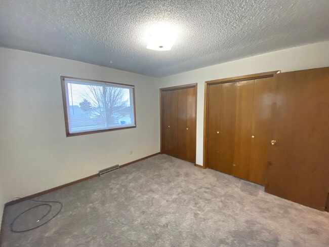 Building Photo - 3741 Joan Dr