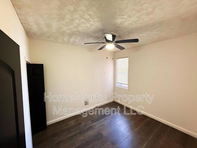 Building Photo - 2827 Woodbrook Ave