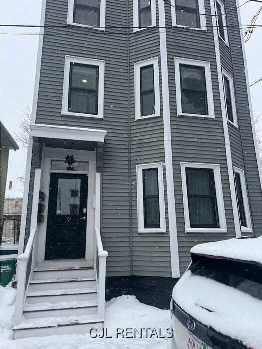 Building Photo - 9 Harding St