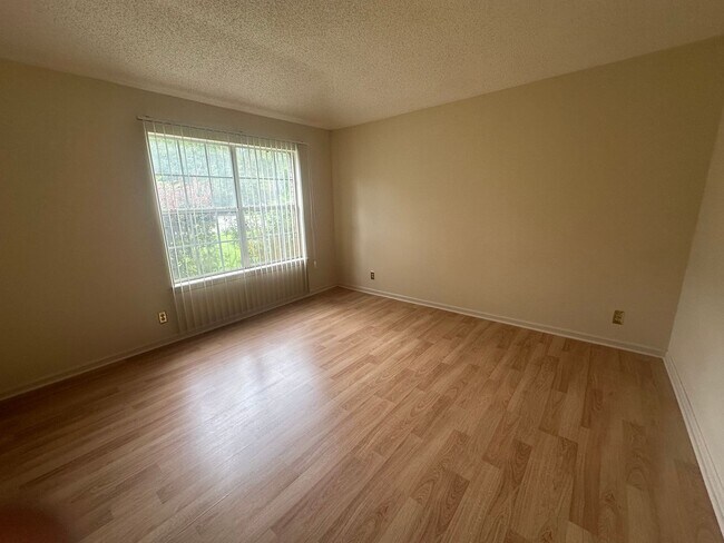 Building Photo - Stately Brick Home, Bent Creek Community &...