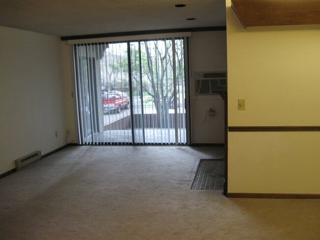 Building Photo - **Application Pending**  Pier Point Village - 2 Bedrooms, 2 Bathrooms (13OX#B-101)