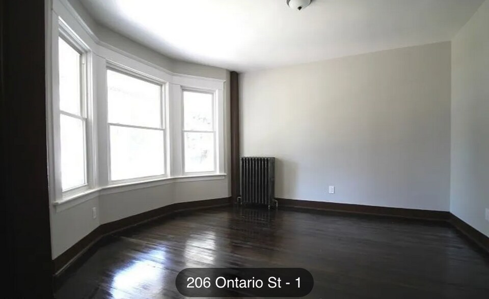 Building Photo - 206 Ontario St