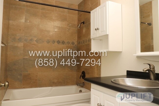 Building Photo - 4 BEDROOM/2 BATHROOM - MIRA MESA