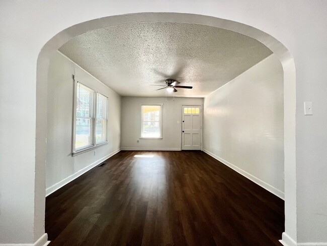 Building Photo - Cozy 3-Bedroom House on Linwood Ave.