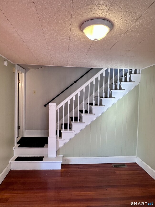 Building Photo - 24-26 Dean Ave