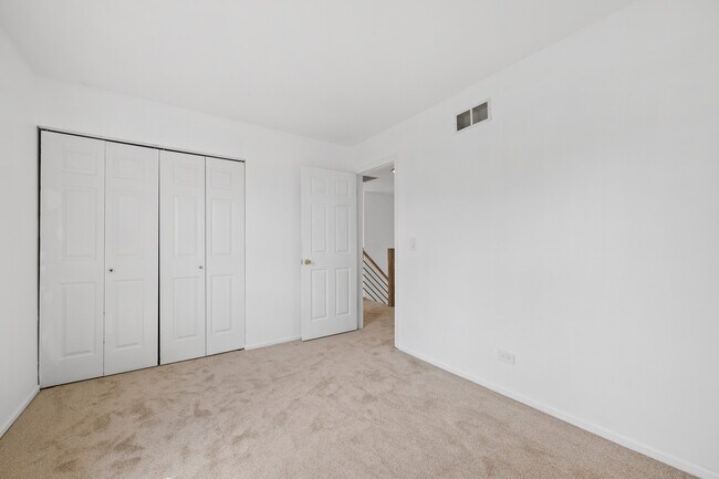 Building Photo - 1553 Brandywyn Ct N