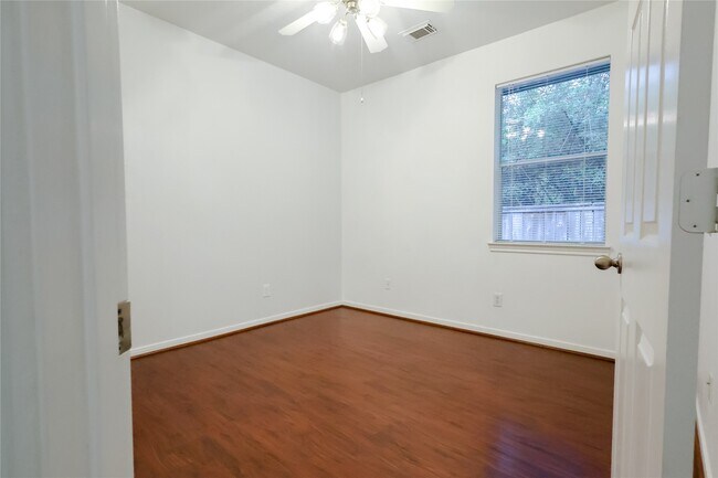 Building Photo - 14 W Archwyck Cir