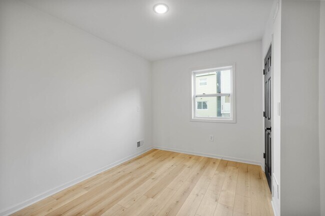 Building Photo - READY FOR MOVE IN! STUNNING 4-bedroom in Greenfield!