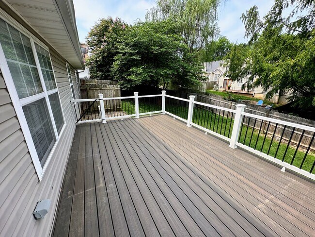 Building Photo - 3821 Landridge Dr