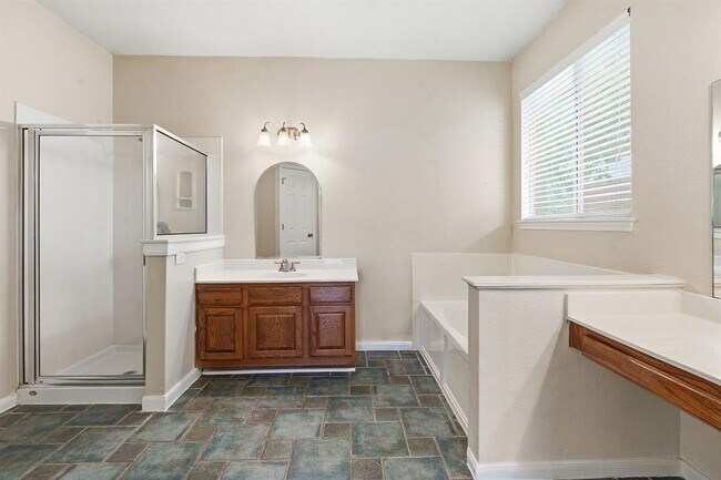 Building Photo - 4036 Barlow Dr
