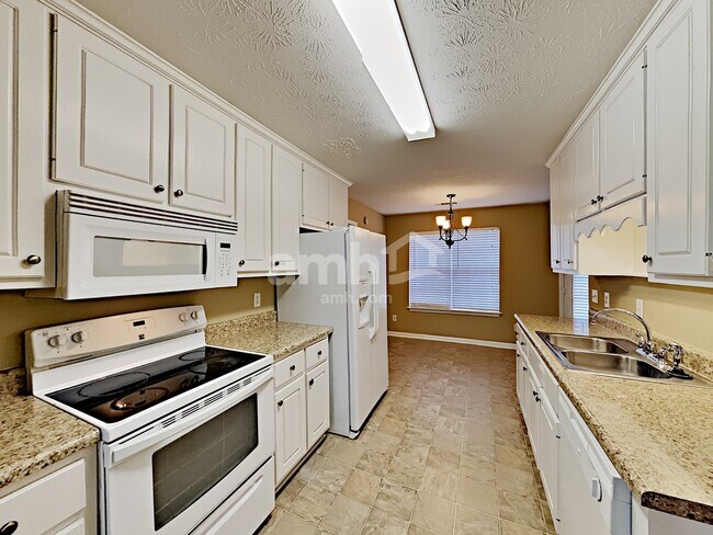 Building Photo - 4101 S Fork Dr