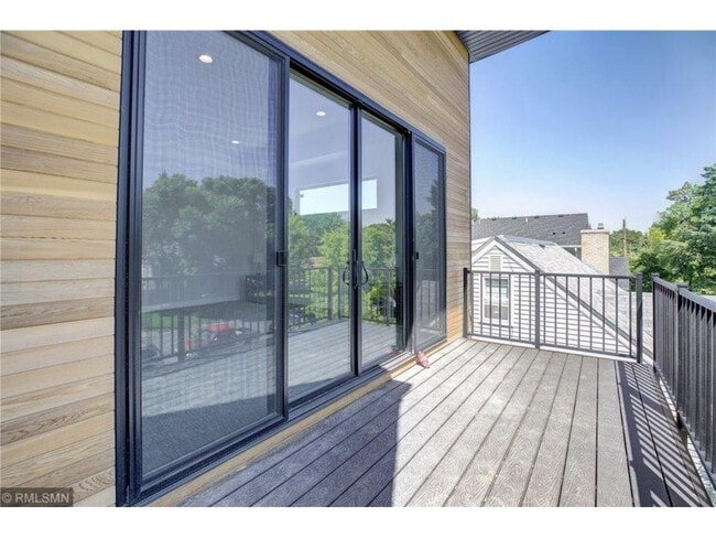 Building Photo - 3408 W 60th St