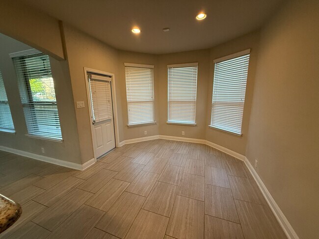 Building Photo - 27027 Oleander Chase