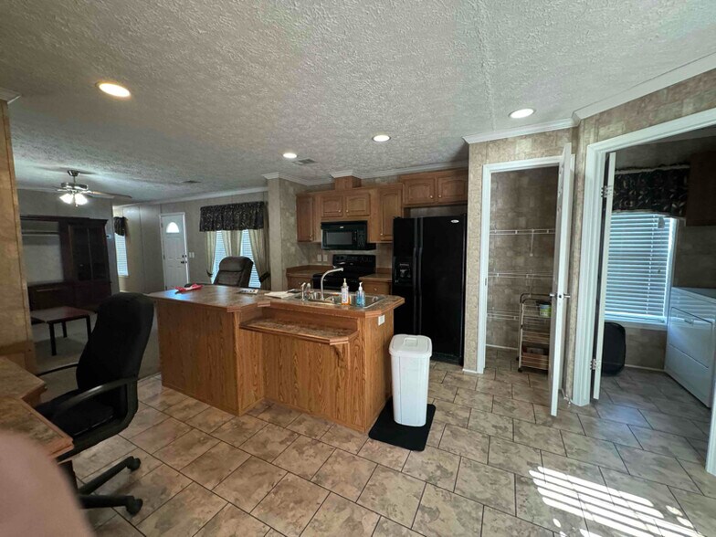 Building Photo - 17091 Swamp Rd