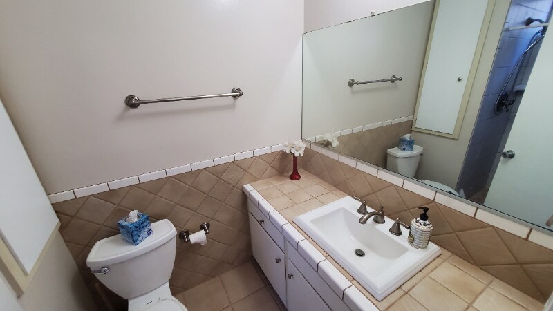 Building Photo - 2213 Voorhees Ave