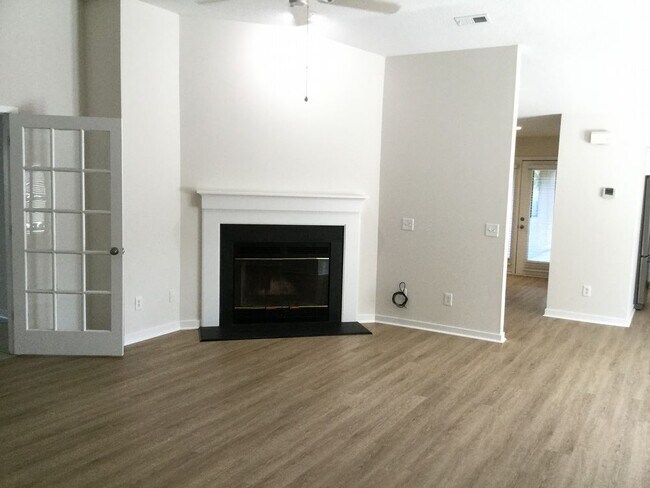 Building Photo - KEY COLONY AT COVIL ESTATES