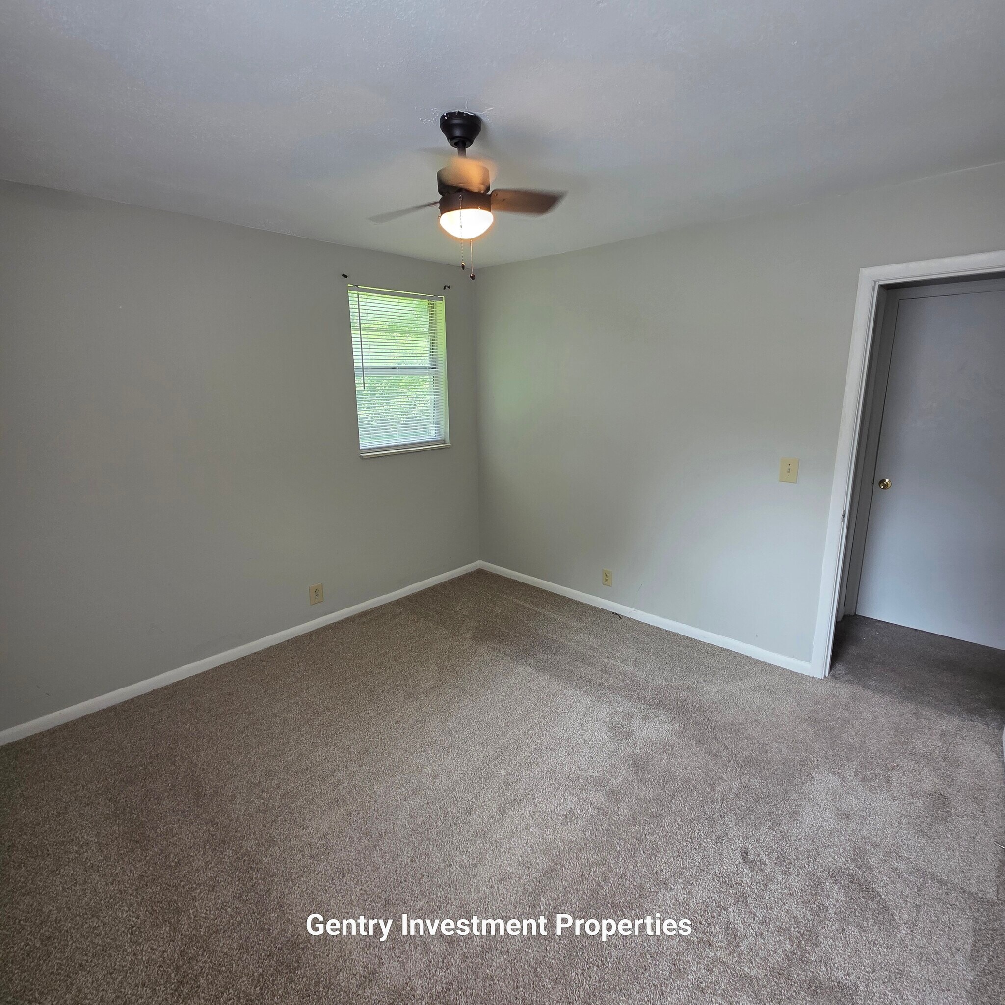 Building Photo - 113 Rainbow Cir