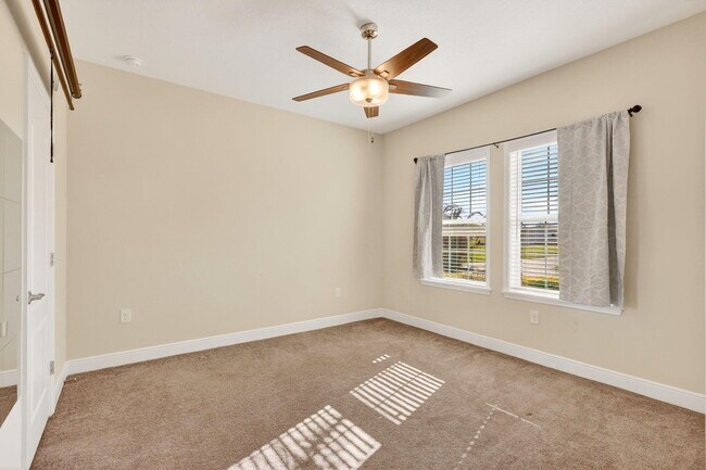 Building Photo - 4617 SW Keats St