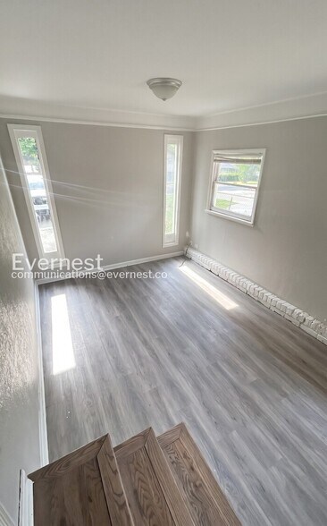Building Photo - 1232 Oakwood St