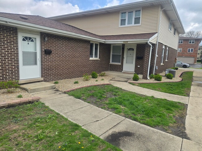 Building Photo - 10429 Austin Ave